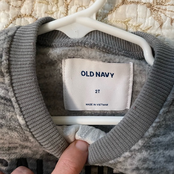 2T boys sweatshirt - Picture 2 of 2